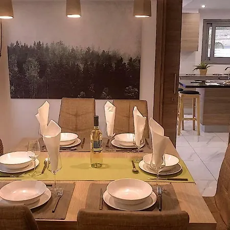 Villa Menies Mediterranean Heights *