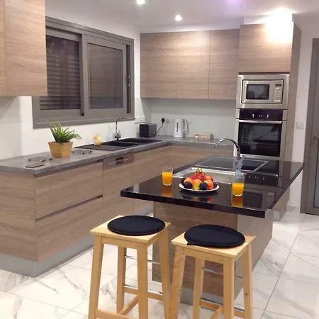 Menies Mediterranean Heights * Parekklisia