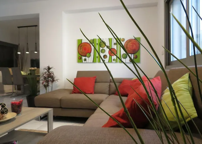 Vila Menies Mediterranean Heights